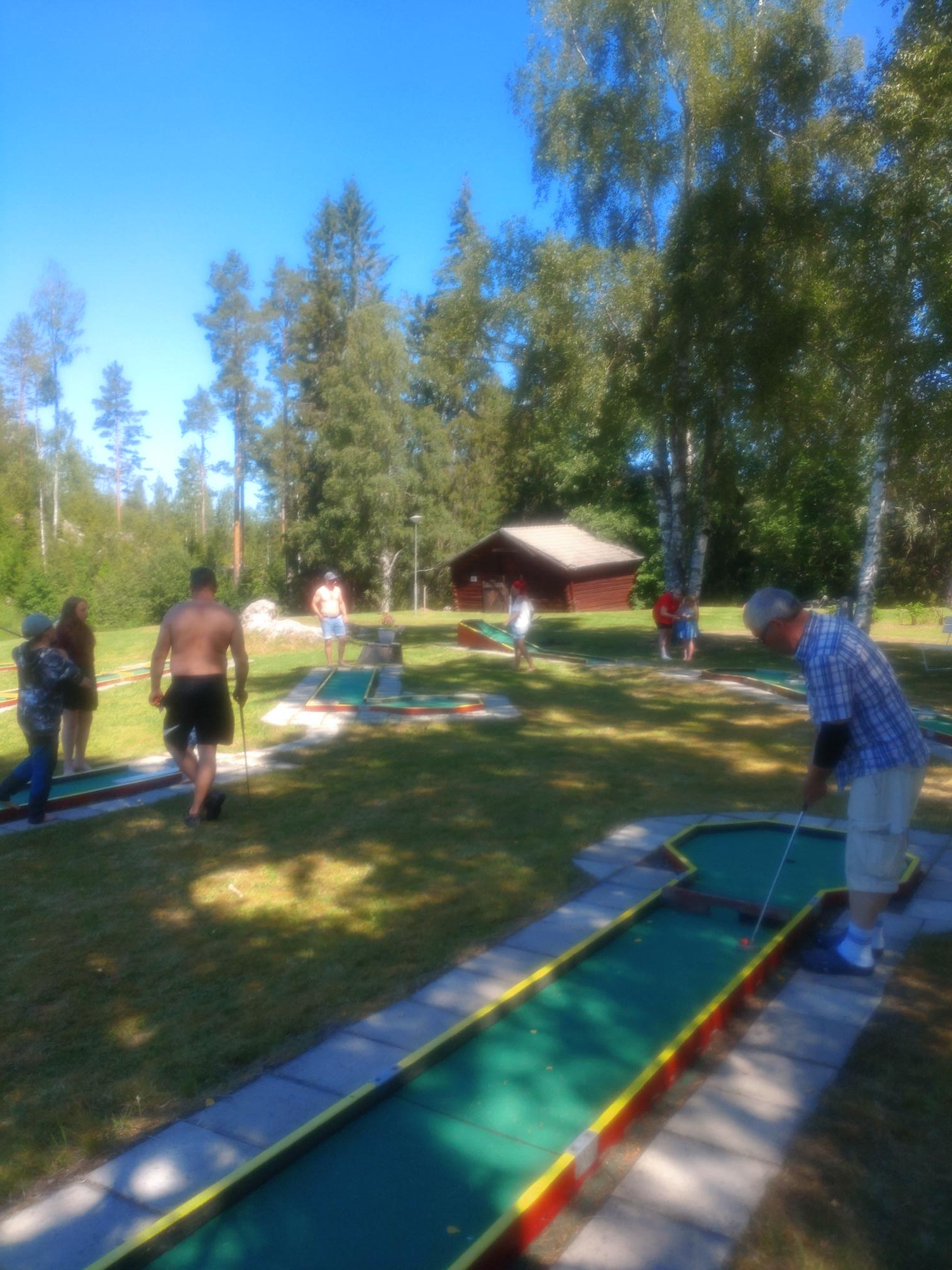 Minigolf med spelare